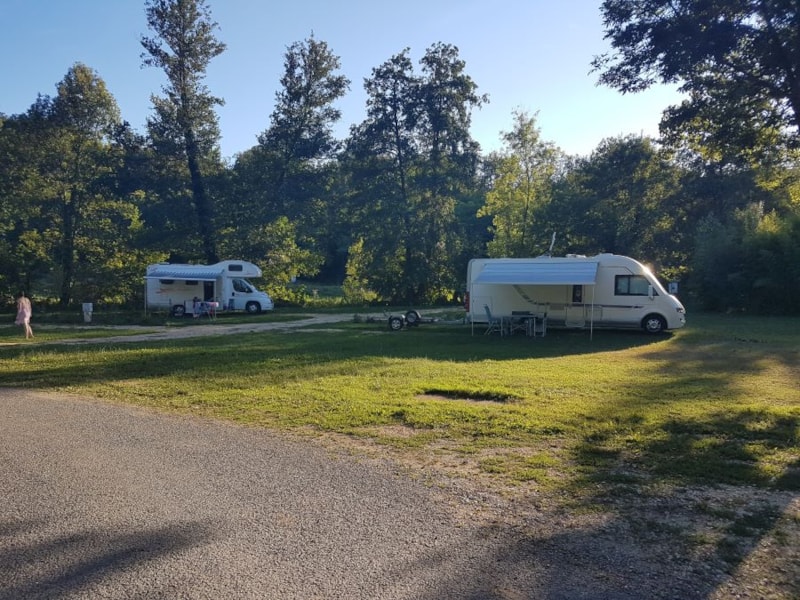 Emplacement Camping-Car - 1 véhicule