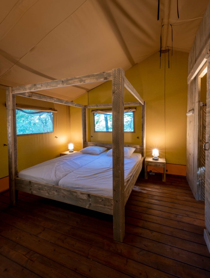 Tente Lodge Font De Gaume 48 M² Avec Sanitaires