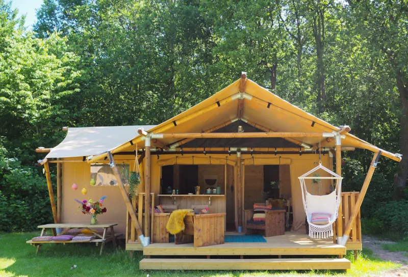 Tente Lodge Neandertal 55M² Avec Sanitaires