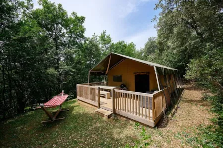 Huuraccommodatie(s) - Lodge Tent Grand Roc 50 M² Met Sanitair - Camping Le Pech Charmant