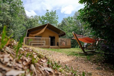 GRAND ROC 50 m² lodge tent with bathroom facilities