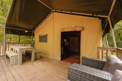 GRAND ROC 50 m² lodge tent with bathroom facilities