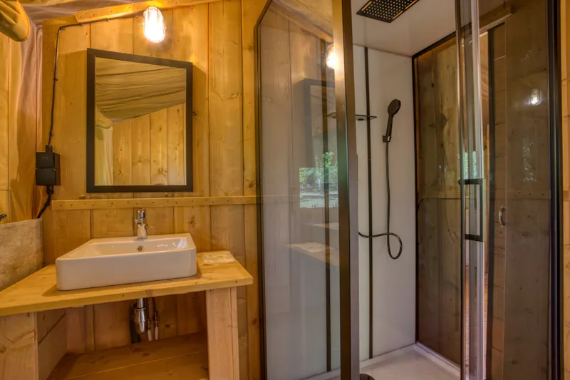 Tente Lodge Neandertal 55M² Avec Sanitaires