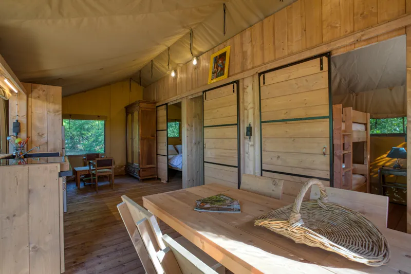Tente Lodge Neandertal 55M² Avec Sanitaires