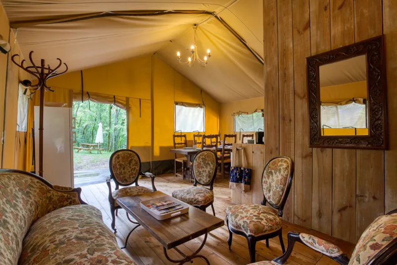Tente Lodge Lascaux 55M² Avec Sanitaires