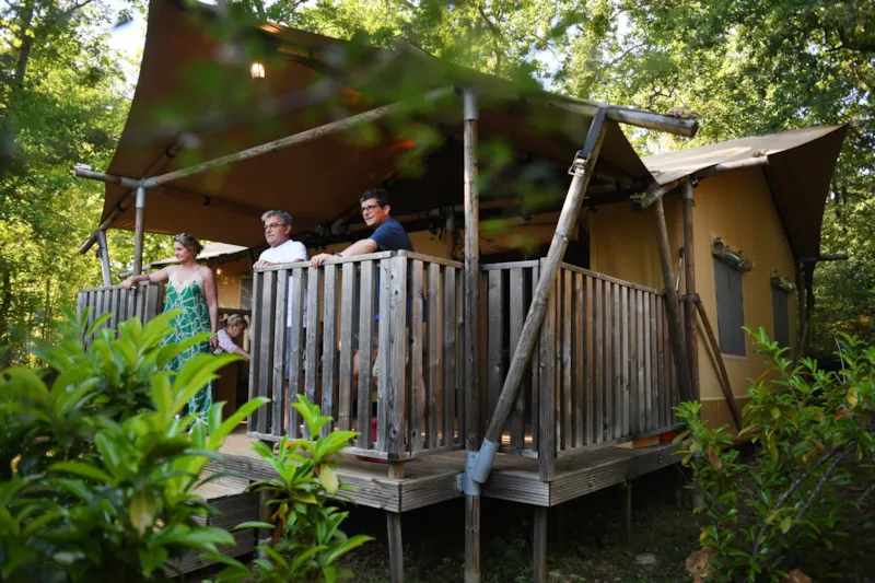 Tente Lodge Cro Magnon 53M² Avec Sanitaires