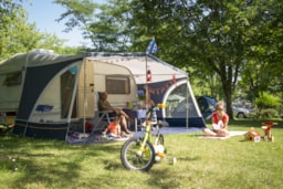 Kampeerplaats(en) - Kampeerplaats + 1 Voertuig - Camping Le Port de Limeuil