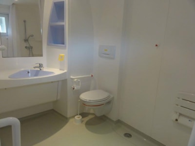 Standard Chalet for People with Reduced Mobility (disabled access) - 2 Bedrooms — 4