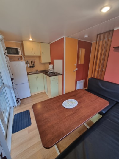 Mobile home with integrated terrace — 3