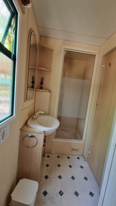 Mobile home (2 adults + 3 children) — 8