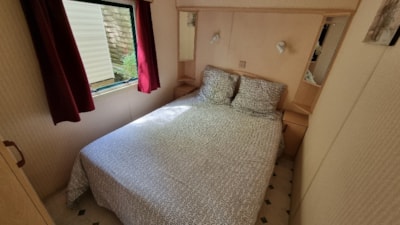 Mobile home (2 adults + 3 children) — 6