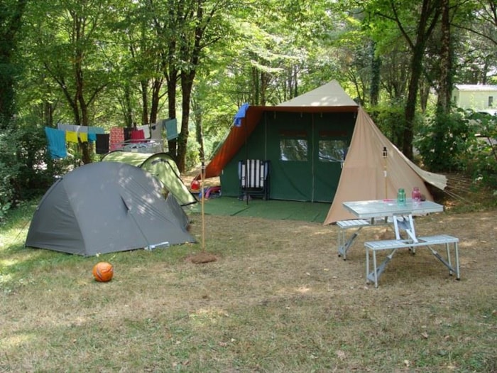 Emplacement Camping