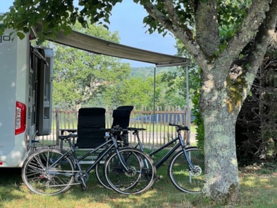 PREMIUM camping pitches grouped in clusters (with electricity) — 1