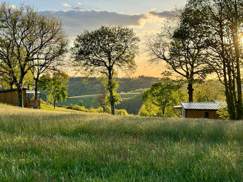 Emplacement De Camping Premium En Prairie (Avec Elec.)