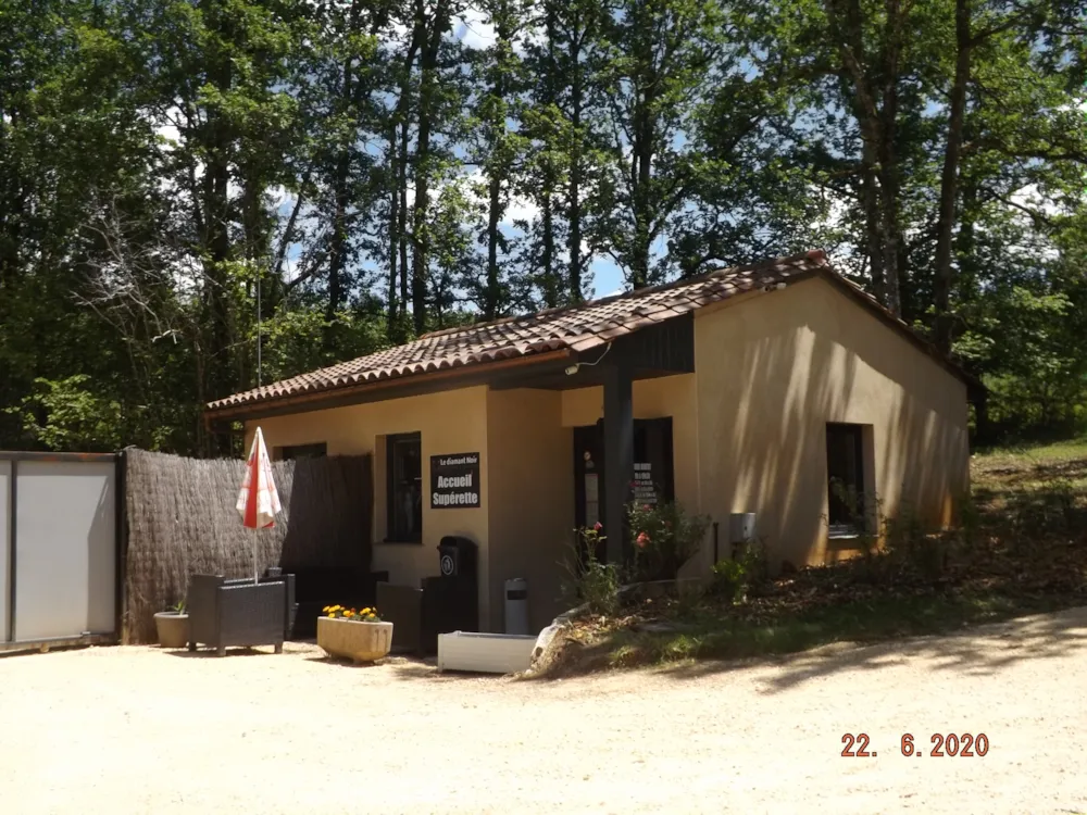 Camping libertin Le Diamant Noir - image n°3 - UniversalBooking