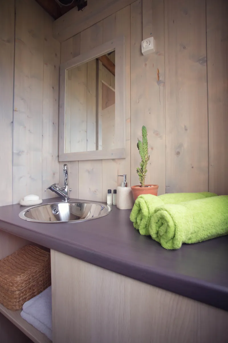 Cabane Lodge 39 M2 Avec Sanitaires - 2 Chambres - Grande Terrasse Avec Plancha