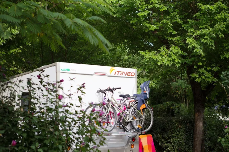 Forfait Confort - Emplacement De 80 À 100 M2 - Avec Electricite Et Eau