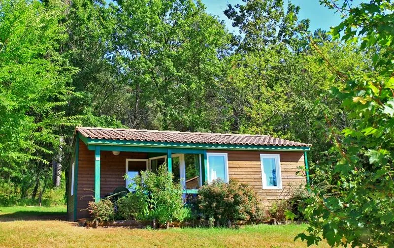 Chalet Confort 36 M² 2 Chambres - Climatisation - Tv - Barbecue - Terrasse Couverte