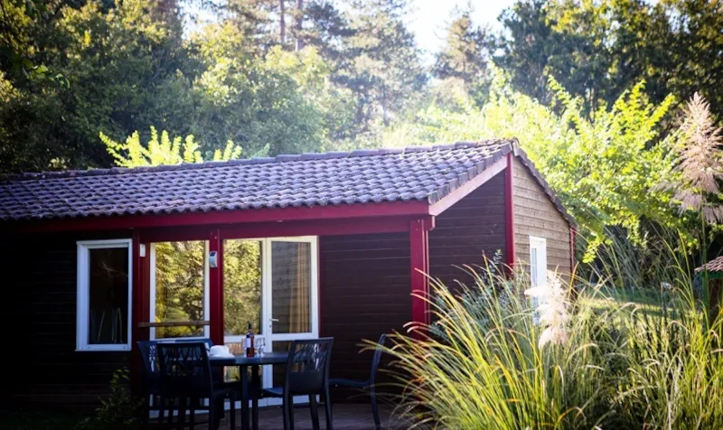 Chalet Confort 36 M² 2 Chambres - Climatisation - Tv - Barbecue - Terrasse Couverte