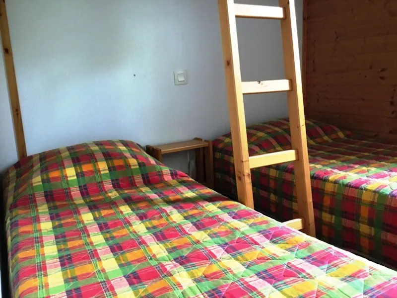 Chalet Confort 36 M² 2 Chambres - Climatisation - Tv - Barbecue - Terrasse Couverte