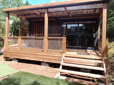 Moréa XL Air-Conditioned Chalet