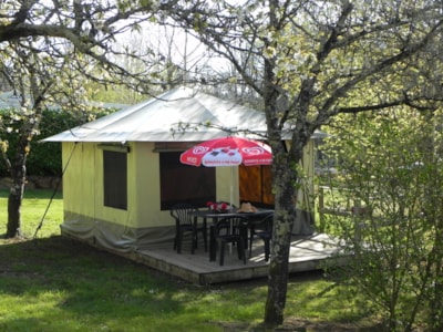 16m² canvas bungalow with 2 bedrooms - Check-in on Sundays in July and August