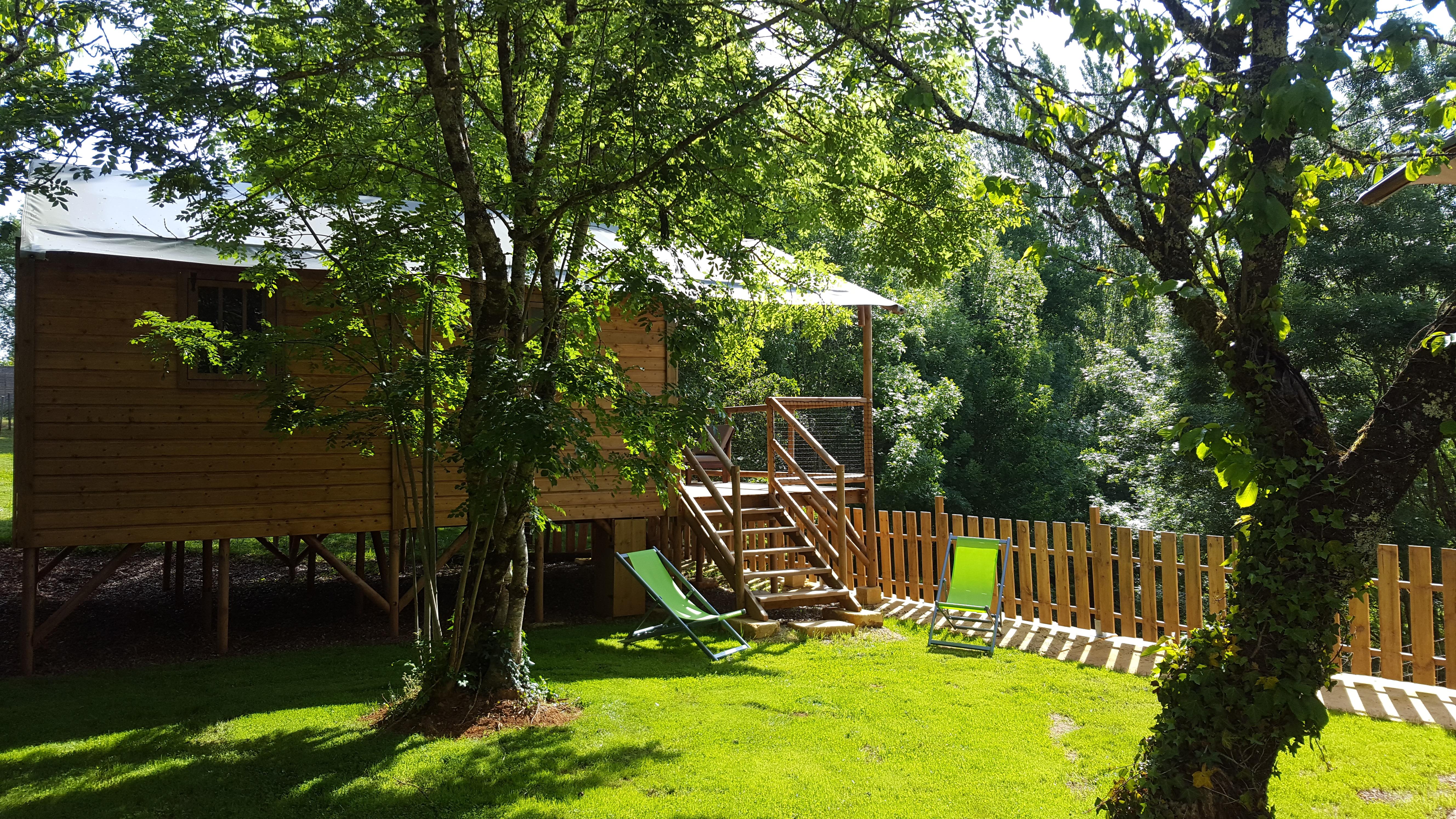 Accommodation - Wooden Cabin Lodge Perched 39M² 2 Bedrooms 5 People - Rental From Saturday To Saturday In July And August. - Camping L'Offrerie
