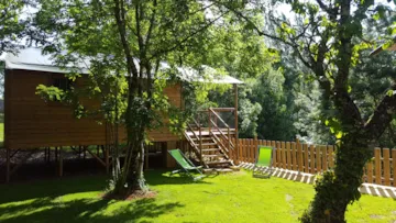 Location - Cabane Lodge Perchée 39M² 2 Chambres 5 Personnes - Arrivée Le Samedi En Juillet Et Août - Camping L'Offrerie