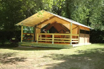 Huuraccommodatie(s) - Tent Lodge Victoria 30M² / 2 Slaapkamers (Zonder Privé Sanitair) - Camping Ushuaïa Villages les Pialades