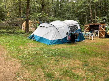 Stellplatz - Premium-Paket : Vorgerüsteter Stellplatz + 1 Fahrzeug + Zelt Oder Wohnwagen + Strom - Camping Ushuaïa Villages les Pialades