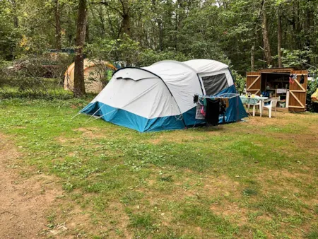 Emplacement - Forfait Premium : Emplacement Pré-Équipé + 1 Véhicule + Tente Ou Caravane + Électricité - Camping Ushuaïa Villages les Pialades