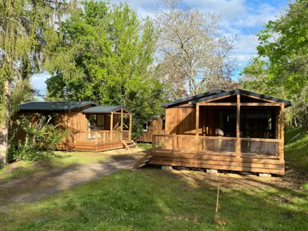 Location - Chalet Médiéval - Clim - 37 M² Avec Terrasse Semi-Couverte - 2 Chambres - Camping Ushuaïa Villages les Pialades