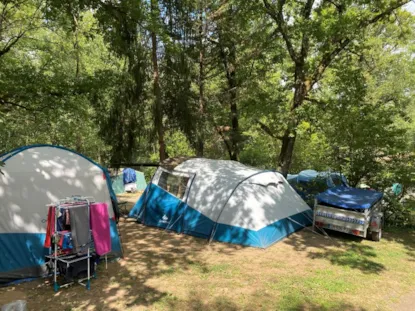 Forfait Confort Xl : Grand Emplacement >100M² + 1 Véhicule + Tente Ou Caravane + Électricité