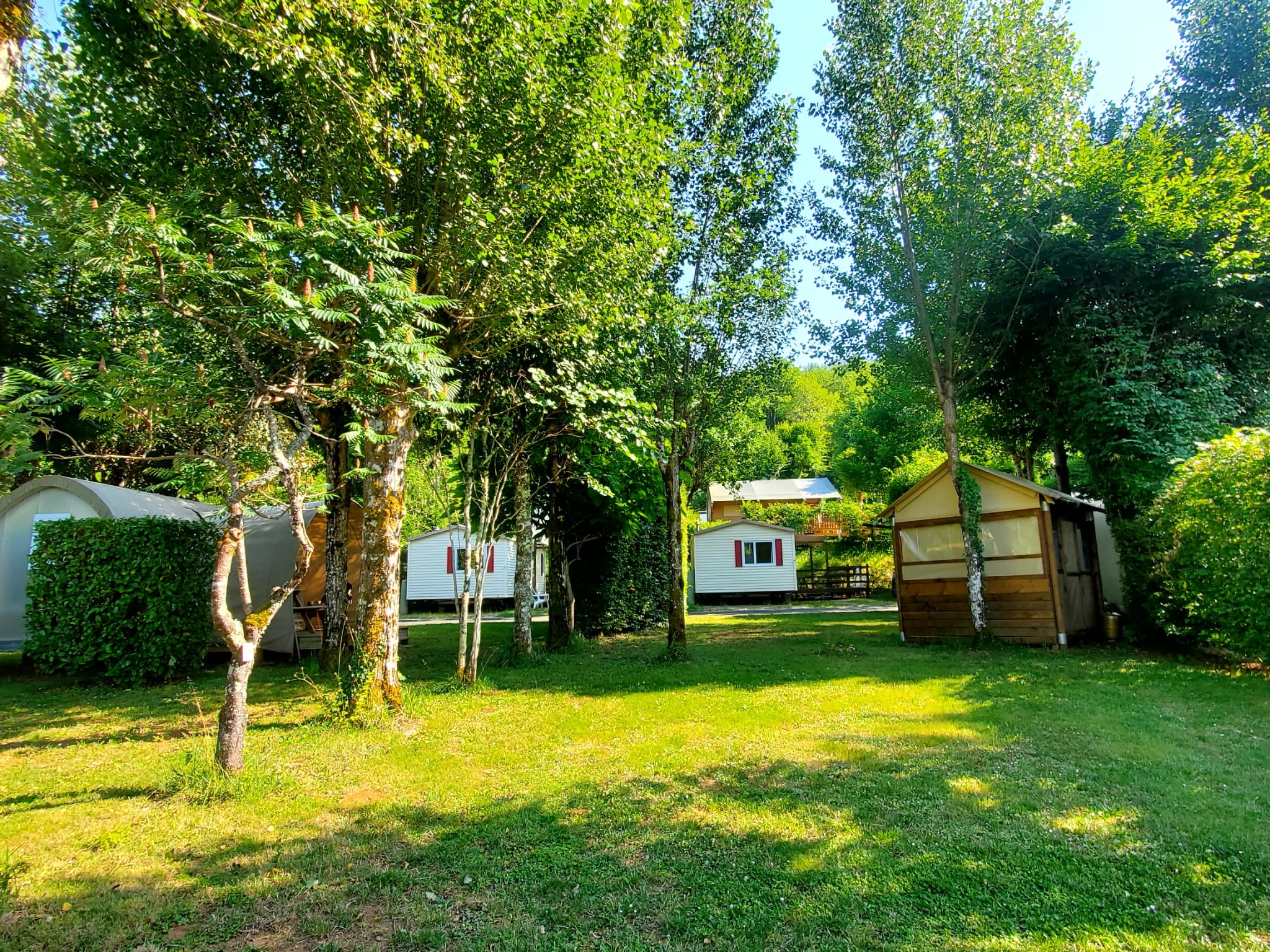 Camping Le Pont de Mazerat — Photo 2