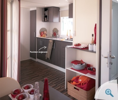 Muscadelle Privilege Cottage - TV, large fridge-freezer, and covered terrace