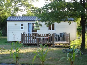 Mietunterkunft - Mobilhome Merlot - 2 Bedrooms   - 2 Sunchairs Included - Domaine de l'Etang de Bazange | Sites et Paysages 