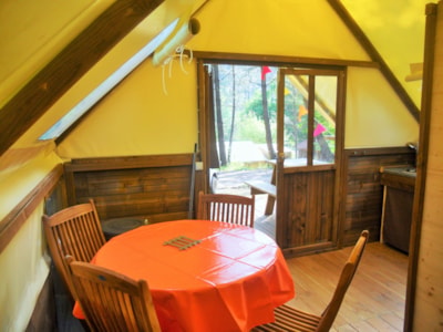 Privilege Trapper Cabin with 3 bedrooms (bathroom, mezzanine, kitchenette with fridge-freezer, etc.)