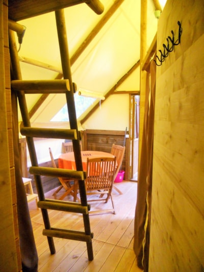 Privilege Trapper Cabin with 3 bedrooms (bathroom, mezzanine, kitchenette with fridge-freezer, etc.)