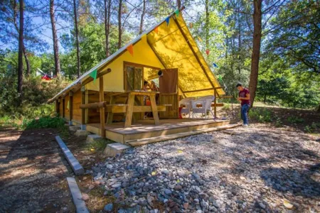 Accommodation - Glamping ! Great Trapper's Cabin  With Kitchenette, Bathroom (Shower, Sink, Toilet), 3 Bedrooms - Domaine de l'Etang de Bazange | Sites et Paysages 