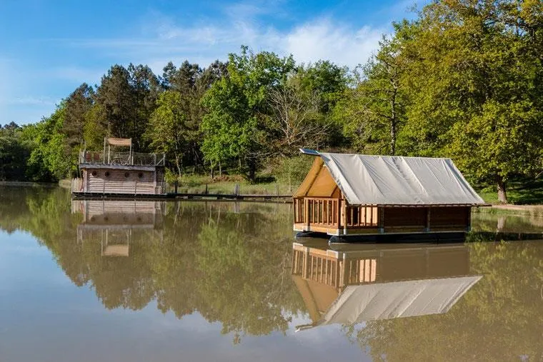 Cabane-Tente Flottante Insolite Nature - Accès Barque