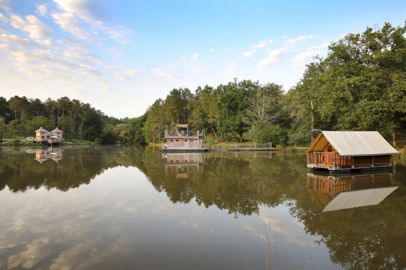 Cabane-Tente Flottante Insolite Nature - Accès Barque
