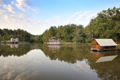 Unusual floating tent cabin in natural surroundings - Access by boat