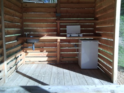 XL Glamping pitch with summer kitchen - 10 A electricity included + pergola terrace - 150 m²