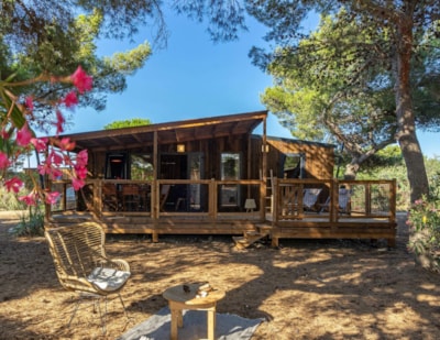 Premium cottage-chalet - private dock, TV, air conditioning, 2 bathrooms