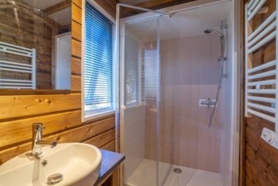 Premium cottage-chalet - private dock, TV, air conditioning, 2 bathrooms