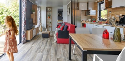 Premium Cottage 40 m² 3 bedrooms, 2 bathrooms, beautiful view of the lake, TV, air conditioning, dishwasher