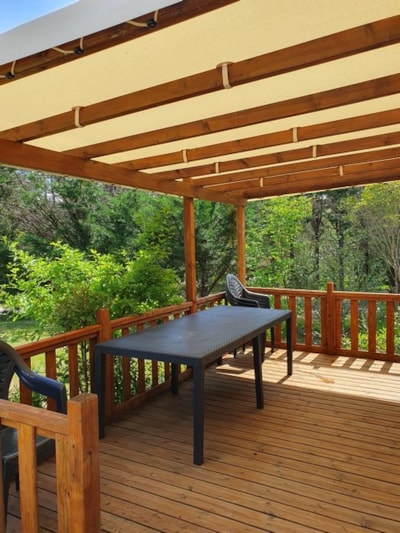 Privilege Sauvignon Cottage with 3 bedrooms - TV, air conditioning, and covered terrace
