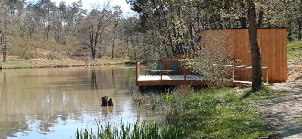 Location - New 2026 ! Cabane Aqualodge Nature© Premium, Climatisation, Tv, 2 Sdb, Terrasse 40 M² Sur L'eau - Domaine de l'Etang de Bazange | Sites et Paysages 