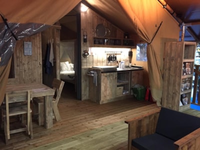 Woody Lodge with bathroom facilities — 3