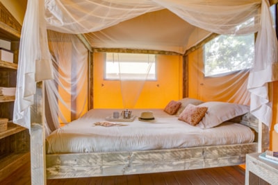 Woody Lodge with bathroom facilities — 4